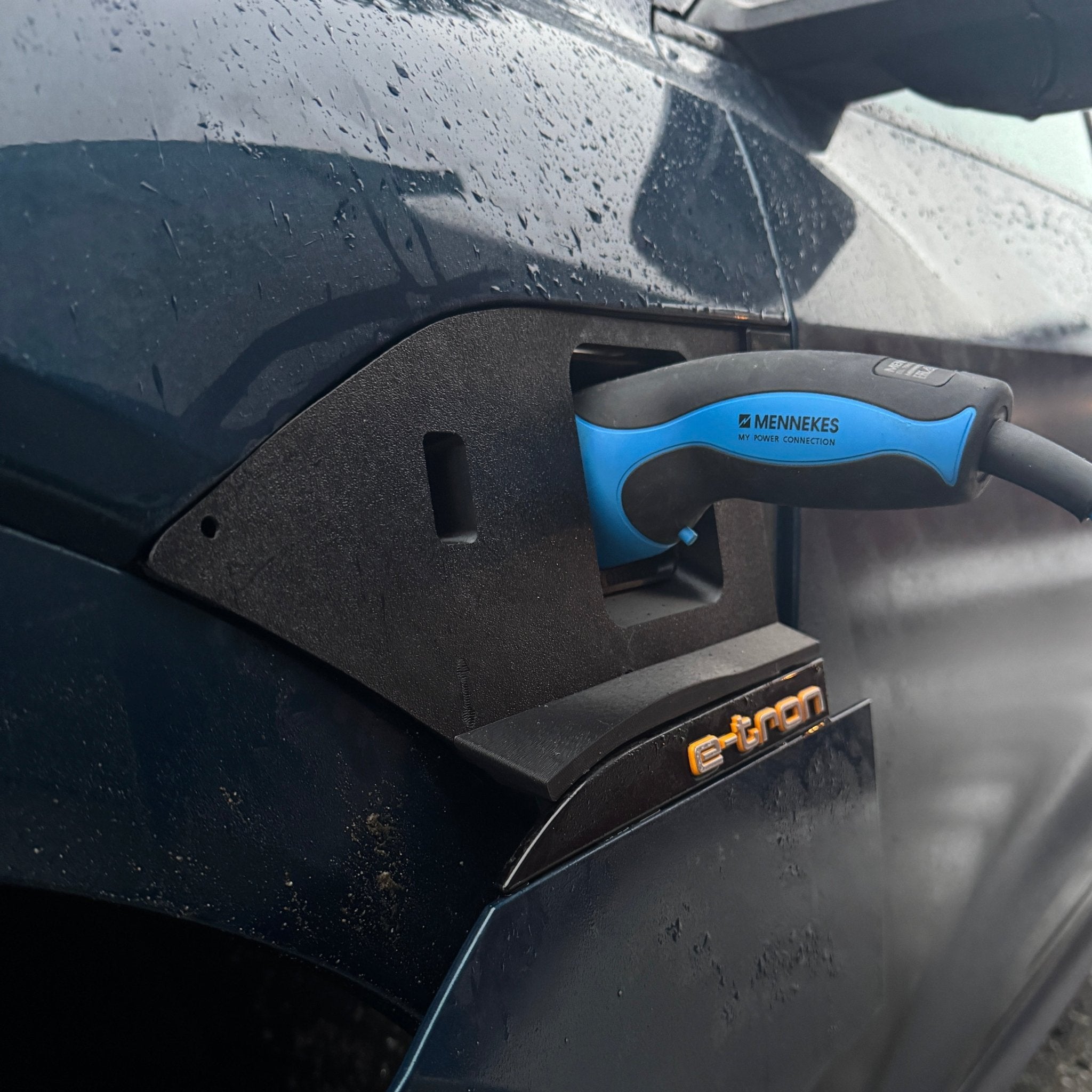 Audi E - tron quattro 50/55 V2 vær og snø deksel for ladeport - Standard - PROTONORD - PROTONORD