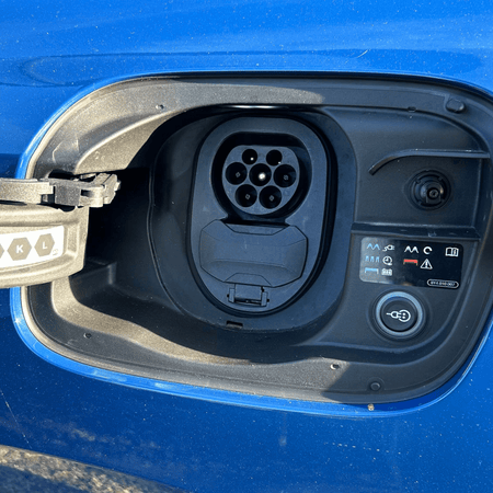 Audi Q6 E - tron vær og snø deksel for ladeport - Tromsø - PROTONORD - PROTONORD