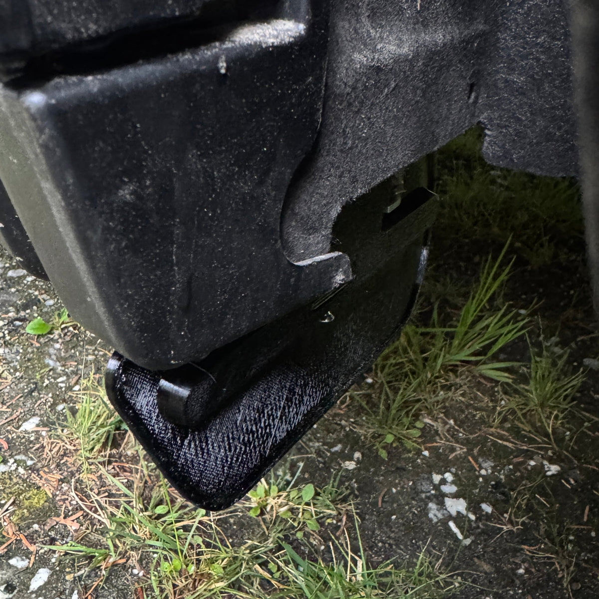 Fisker Ocean konverteringsett deflector bakjul (Kommer snart) - Venstre braketter med deflector - PROTONORD - PROTONORD