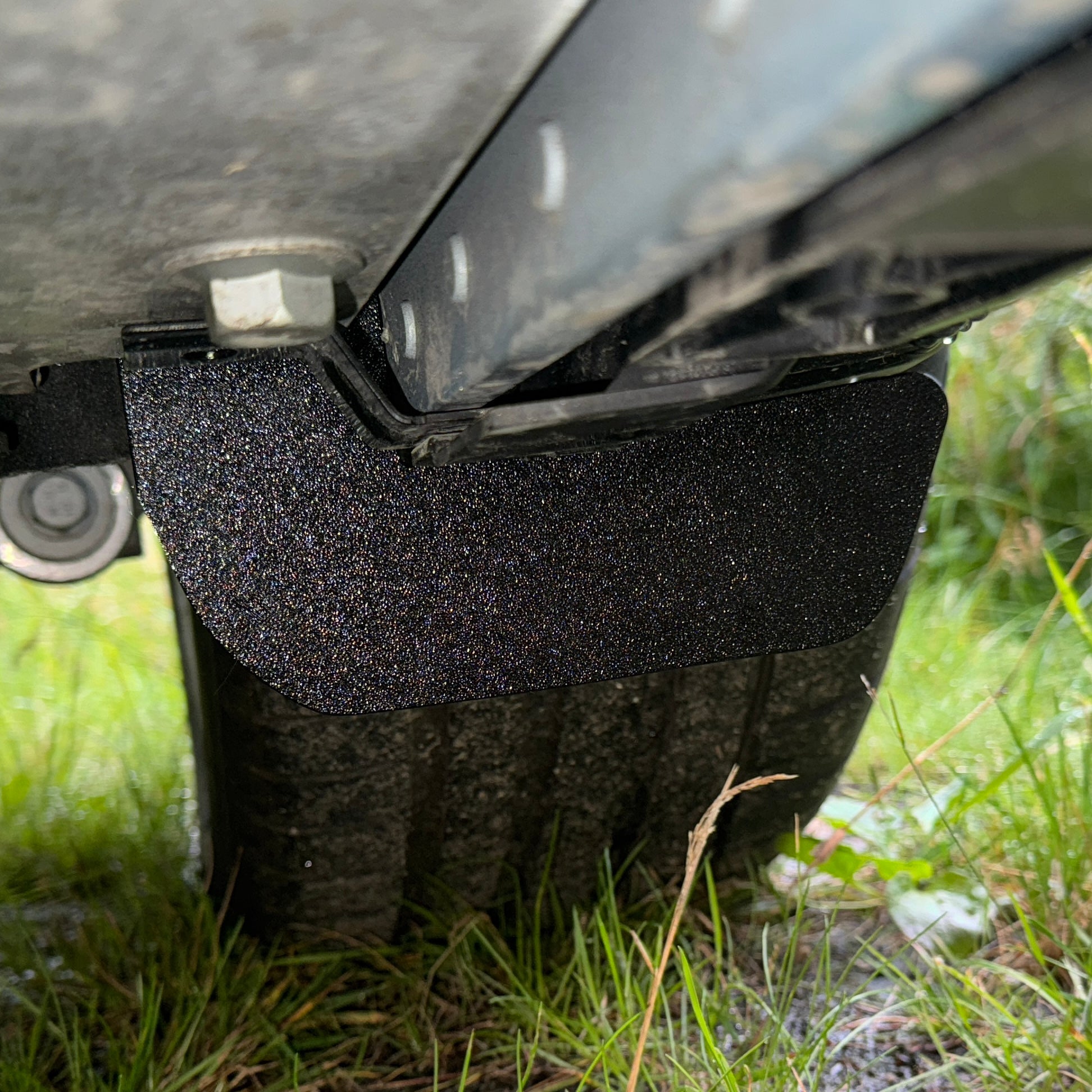 Fisker Ocean konverteringsett deflector bakjul (Kommer snart) - Venstre braketter med deflector - PROTONORD - PROTONORD