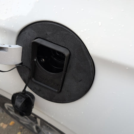 Hyundai IONIQ Electric 2016 - 2022 vær og snø deksel for ladeport - Sort - PROTONORD - PROTONORD