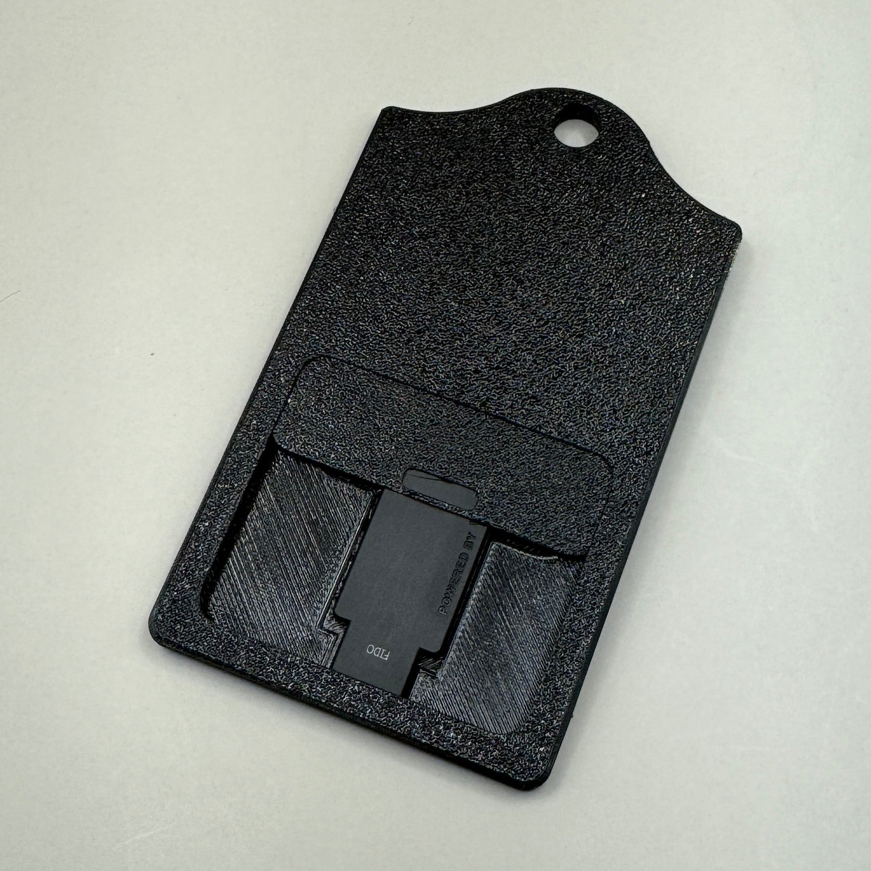 ID - Kortholder for Yubico og flere ID - kort - Yubico Fido2 usb holder - PROTONORD - PROTONORD