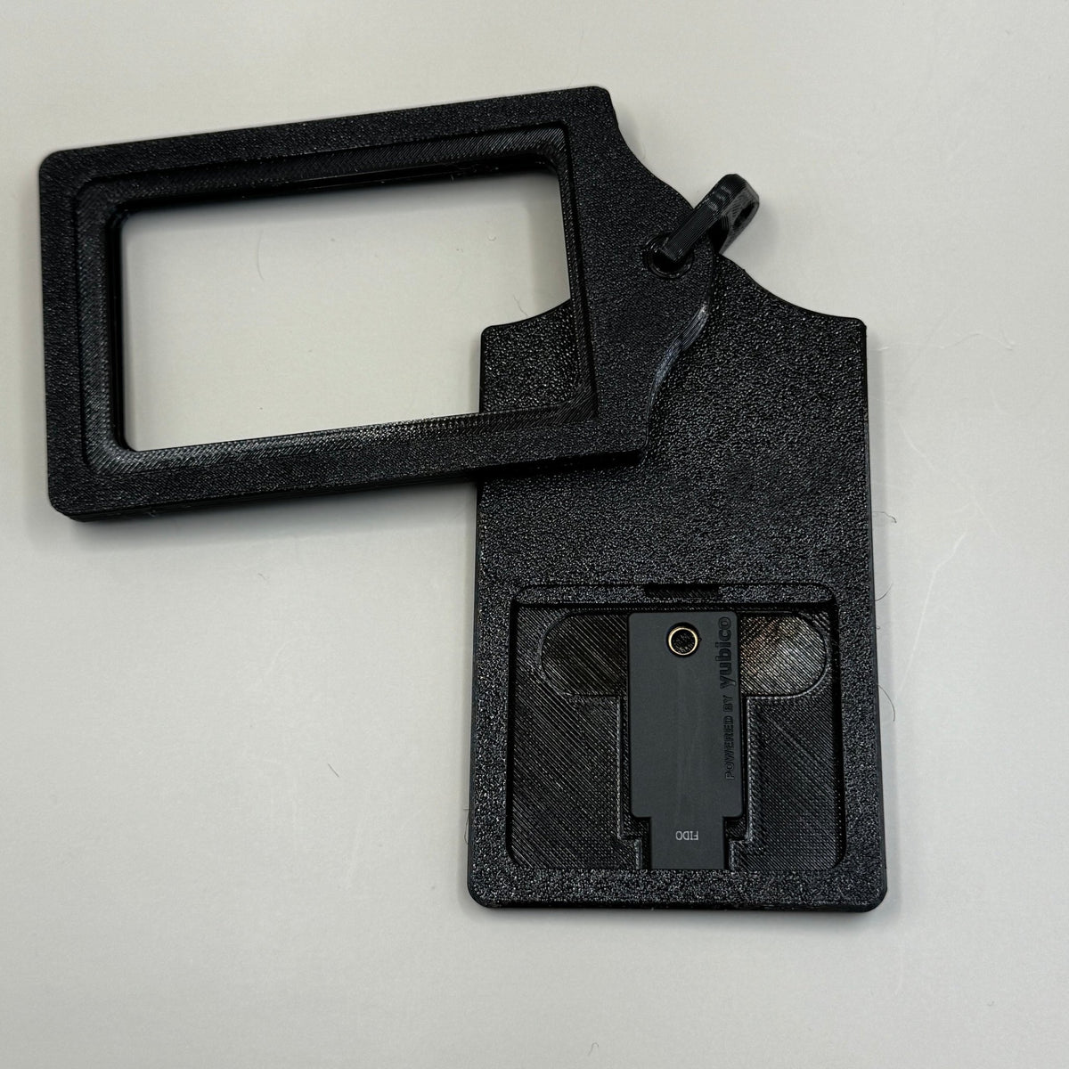 ID - Kortholder for Yubico og flere ID - kort - Yubico Fido2 usb holder - PROTONORD - PROTONORD