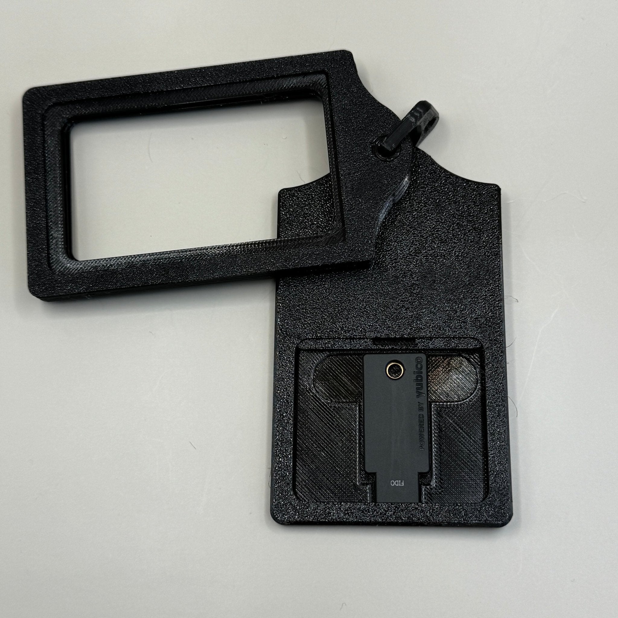 ID - Kortholder for Yubico og flere ID - kort - Yubico Fido2 usb holder - PROTONORD - PROTONORD