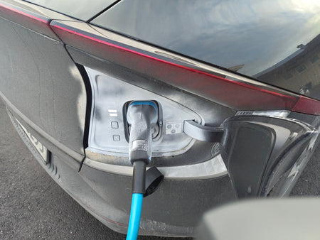 KIA EV6 vær og snø deksel for ladeport - Tromsø - PROTONORD - PROTONORD