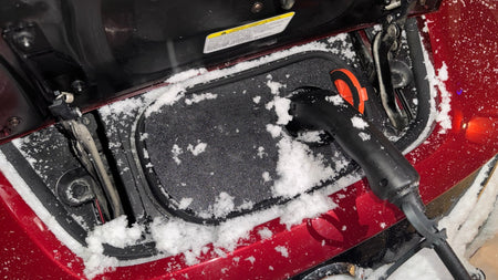 Nissan Leaf (ZE1) V2 vær og snø deksel for ladeport - Sort - PROTONORD - PROTONORD