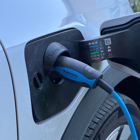 Renault Scenic E - tech vær og snø deksel for ladeport - Sort - PROTONORD - PROTONORD