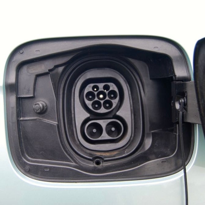 Skoda Enyaq vær og snø deksel for ladeport - Sort - PROTONORD - PROTONORD