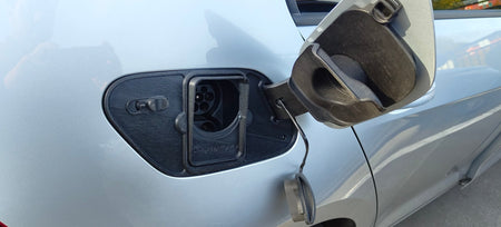 VW E - Golf vær og snø deksel for ladeport - Sort - PROTONORD - PROTONORD