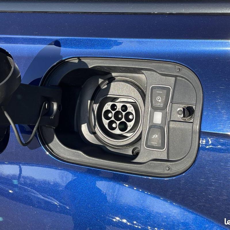 Audi Q7 TFSI e vær og snø deksel for ladeport - Tromsø - PROTONORD - PROTONORD