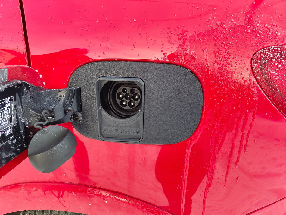 Mercedes B250e vær og snø deksel for ladeport - Sort - PROTONORD - PROTONORD
