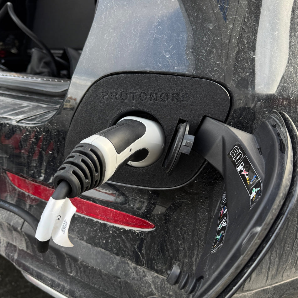 Mercedes GLC x253 Ladbar hybrid vær og snø deksel for ladeport - Sort - PROTONORD - PROTONORD