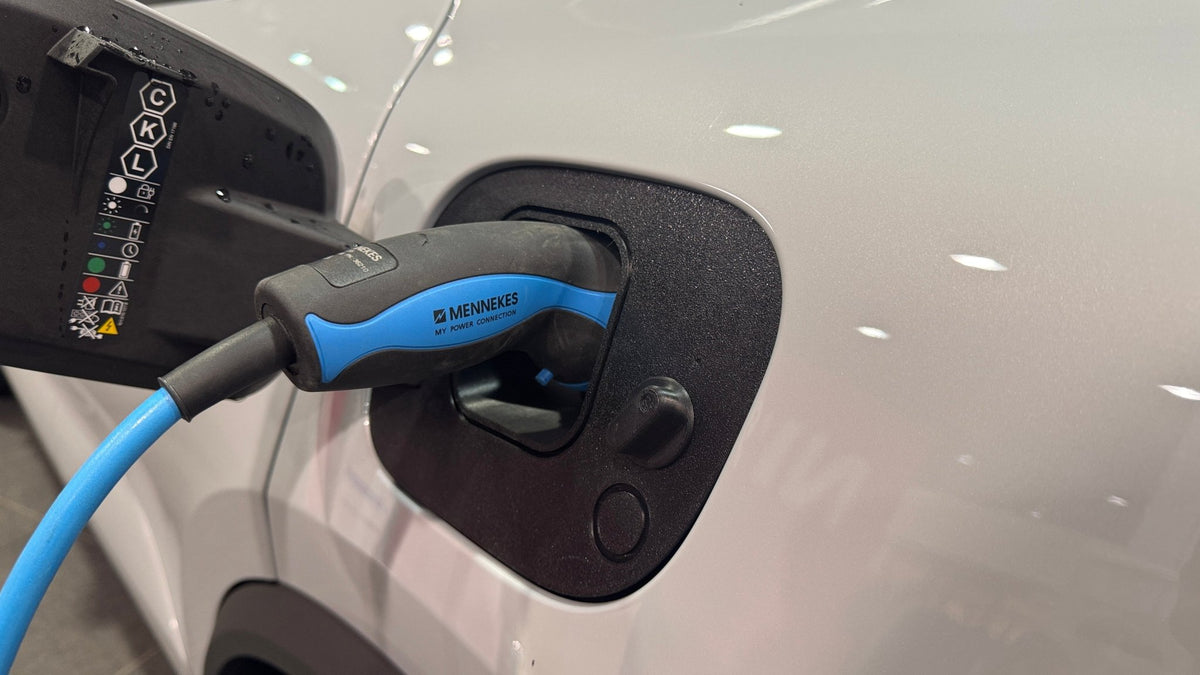 Porsche Macan vær og snø deksel for ladeport - Venstre - PROTONORD - PROTONORD