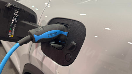 Porsche Macan vær og snø deksel for ladeport - Venstre - PROTONORD - PROTONORD