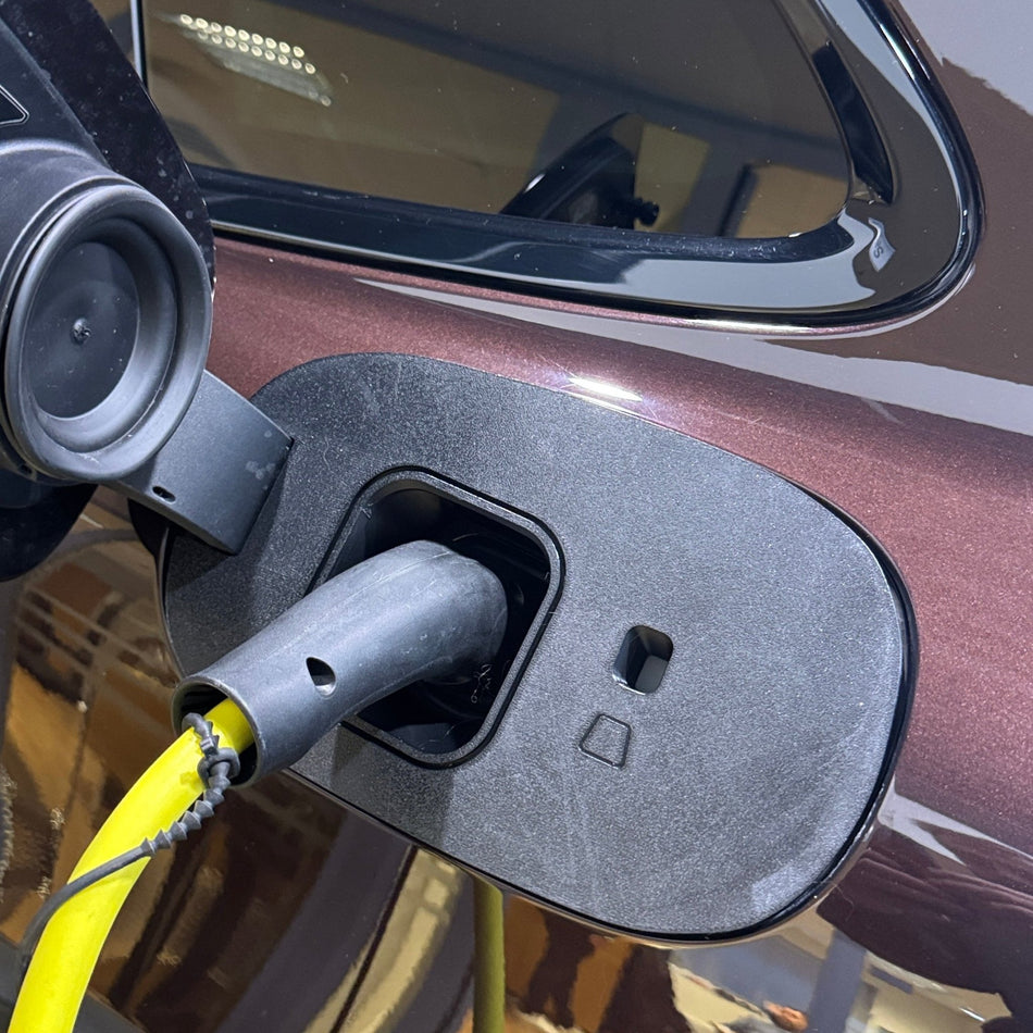 Porsche Panamera 4 E - Hybrid (2019 - ) vær og snø deksel for ladeport - PROTONORD - PROTONORD