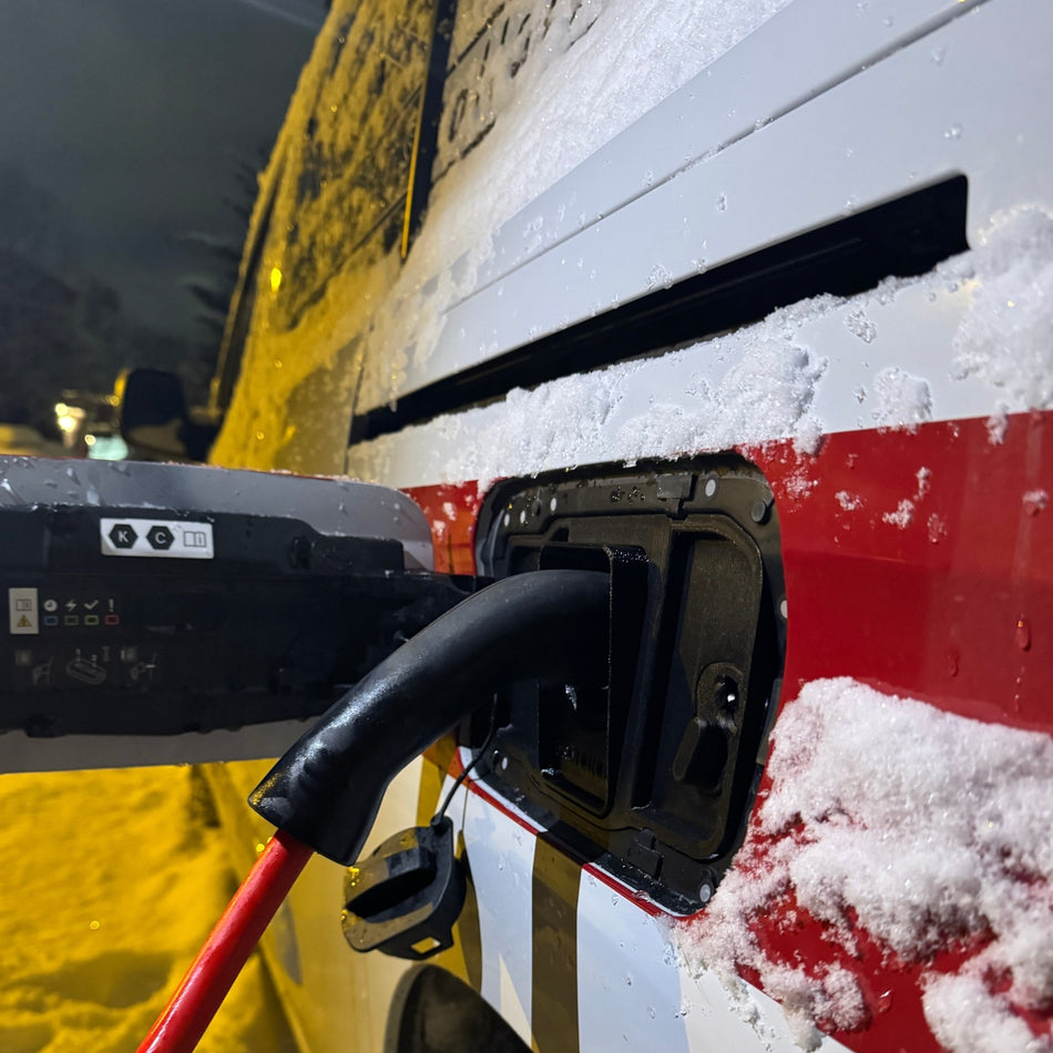 Toyota ProAce CITY Electric vær og snø deksel for ladeport – Sort – PROTONORD