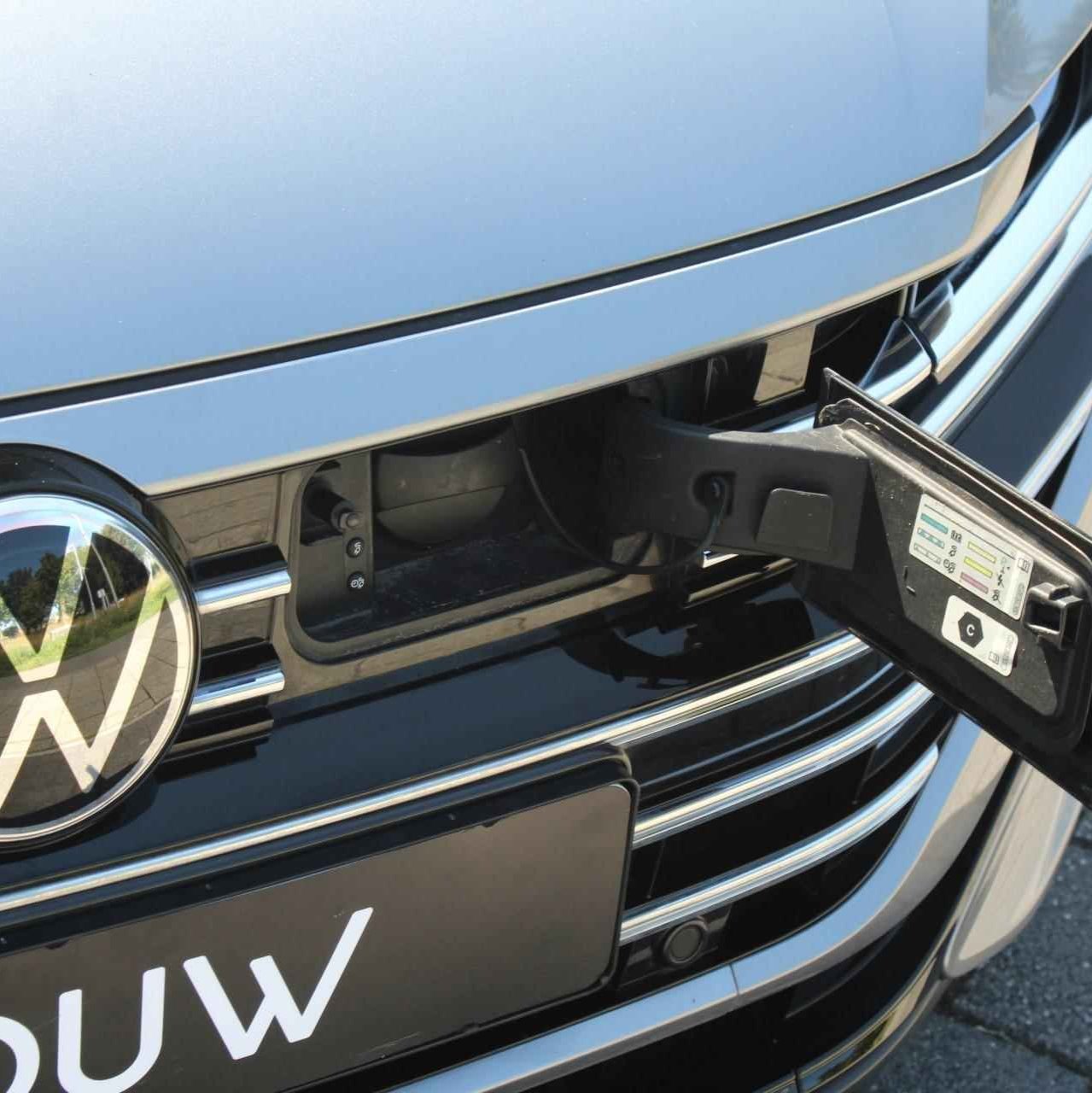 Volkswagen Arteon eHybrid vær og snø deksel for ladeport - Sort - PROTONORD - PROTONORD