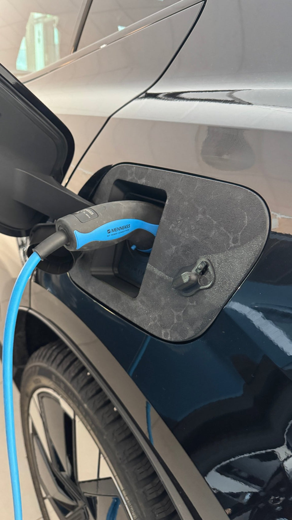 Volvo EX30 V2 vær og snø deksel for ladeport - Sort - PROTONORD - PROTONORD