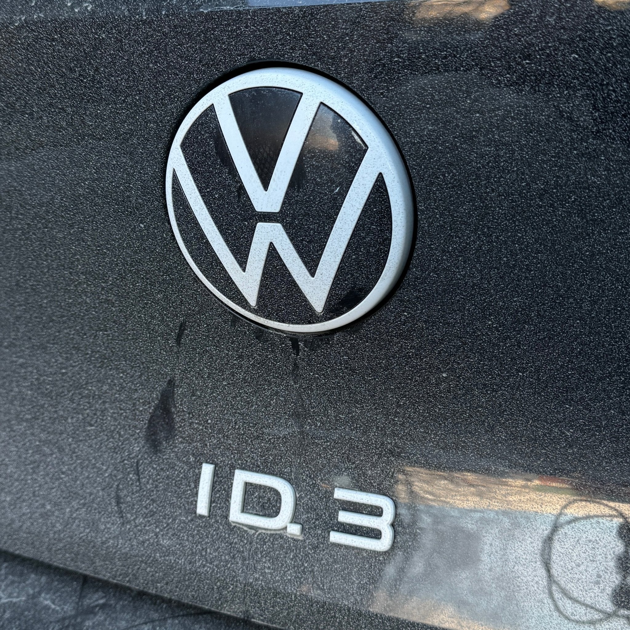 VW VolksWagen ID3 vær og snø deksel for ladeport - Sort - PROTONORD - PROTONORD